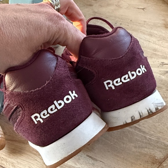 Reebok Classic Maroon Sneakers - Picture 5 of 7